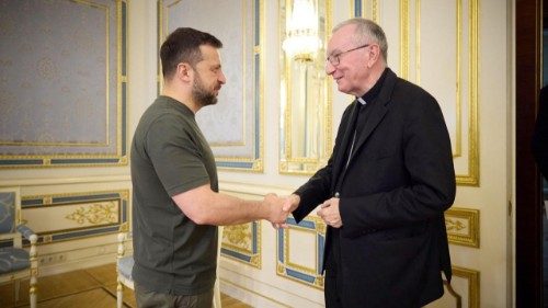 L'incontro a Kyiv del cardinale Parolin con il presidente ucraino Zelensky
